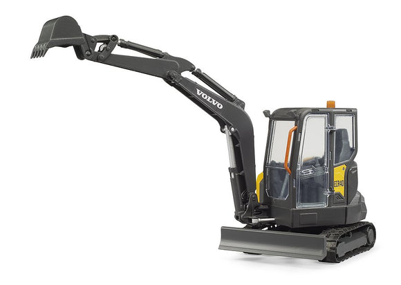 Bruder 02465 Volvo Compact Excavator ECR40