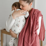 Perlimpinpin Cotton Muslin Swaddle Raspberry